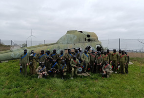 Integracja przez zabawę - wyjazd klasy I na paintball do Morownicy